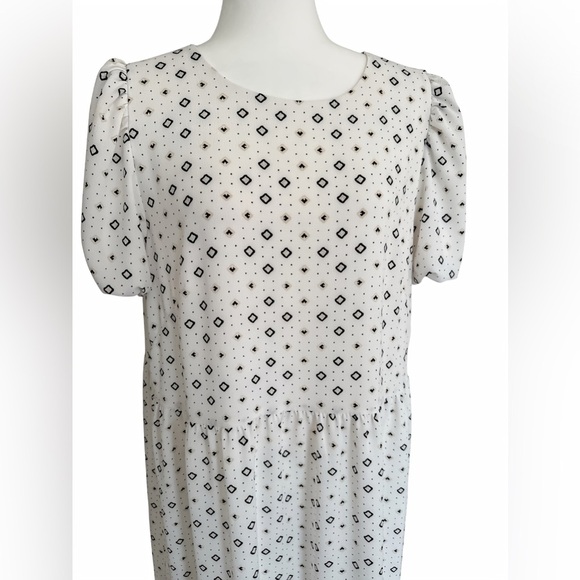 NWOT LOFT Puff Sleeve Babydoll Swing Dress Size 14 White Black Geo Print Lined - Picture 3 of 12